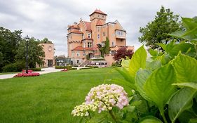 Hotel Schloss Moenchstein